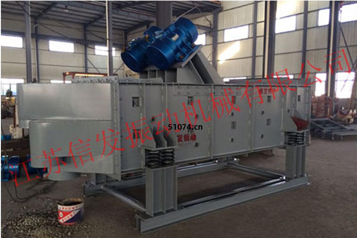 直(zhi)線(xian)振動篩的(de)特(te)點及(ji)常見故障(zhang)解(jie)決(jue)措施(shi)