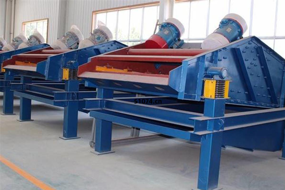 高(gao)頻振(zhen)動(dong)脫(tuo)水篩(shai)的(de)結構優勢講(jiang)解(jie)