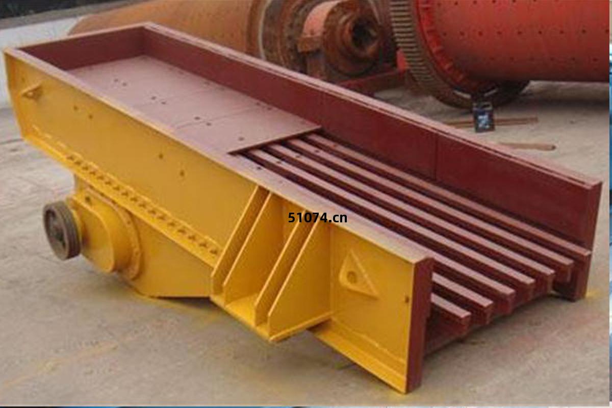 振(zhen)動(dong)給(gei)料(liao)機(ji)在啟動(dong)操(cao)作(zuo)前後，先(xian)了解(jie)這些(xie)要點(dian)