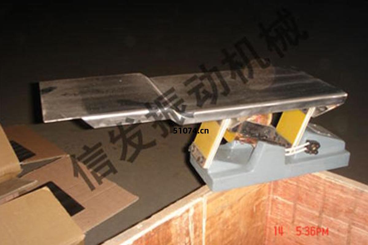 微(wei)型電(dian)磁振(zhen)動(dong)給(gei)料機(ji)的(de)優(you)勢(shi)及(ji)應(ying)用(yong)